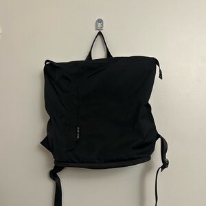 Swim bag w/ separate compartments for dry/wet clothes